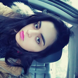 Meet your Posher, Zaira